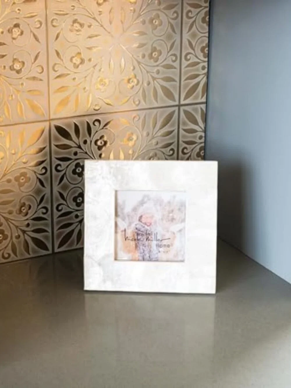 Stylish Peel and Stick Wallpaper Tiles - White & Gold Leaf Design, 24-Pack